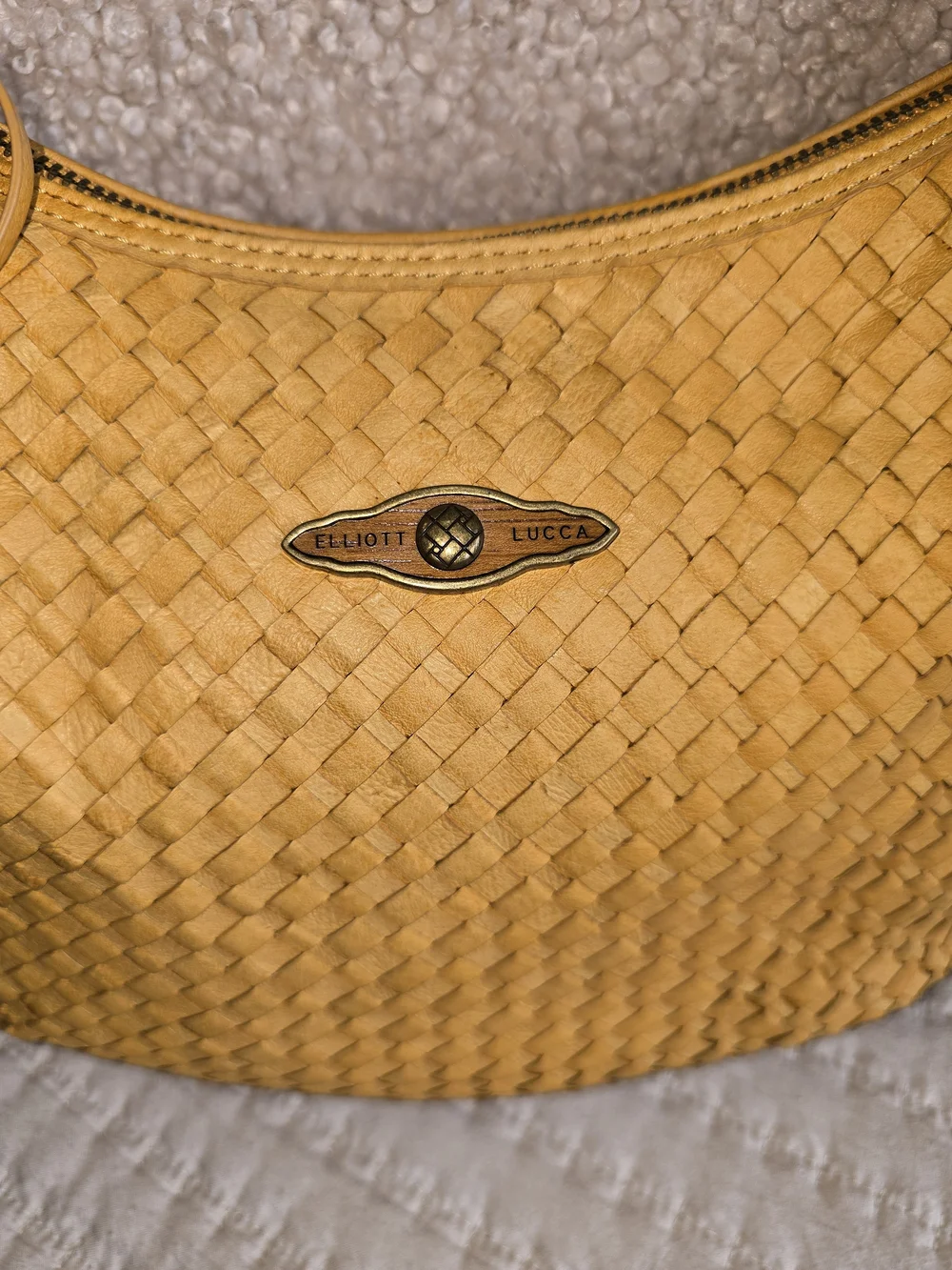 Elliott Lucca soft woven